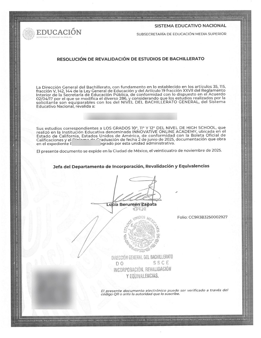 Resolución de Revalidación de Estudios de Bachillerato emitida por la SEP (México), con datos personales difuminados